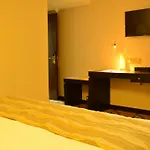 Pearl City Hotel