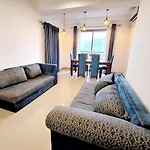 2Br At Oval View - Comfort Stay!