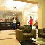 Pearl City Hotel