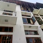 Hotel Blue Moon