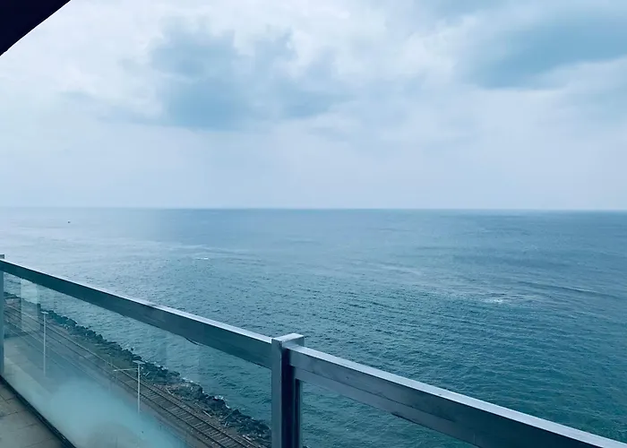 Stunner By The Sea