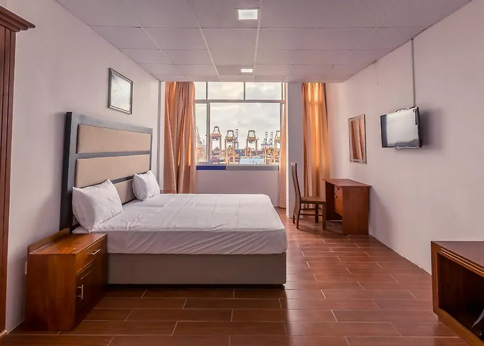 Metro Port City Hotel