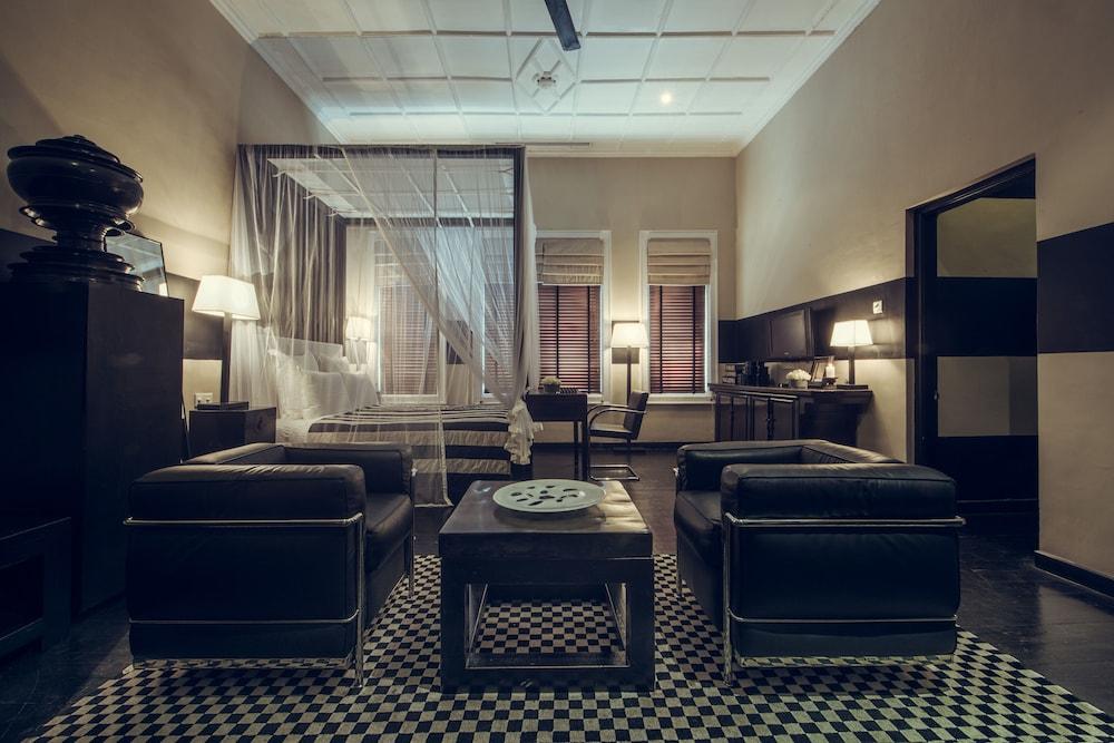 Paradise Road Tintagel Hotel