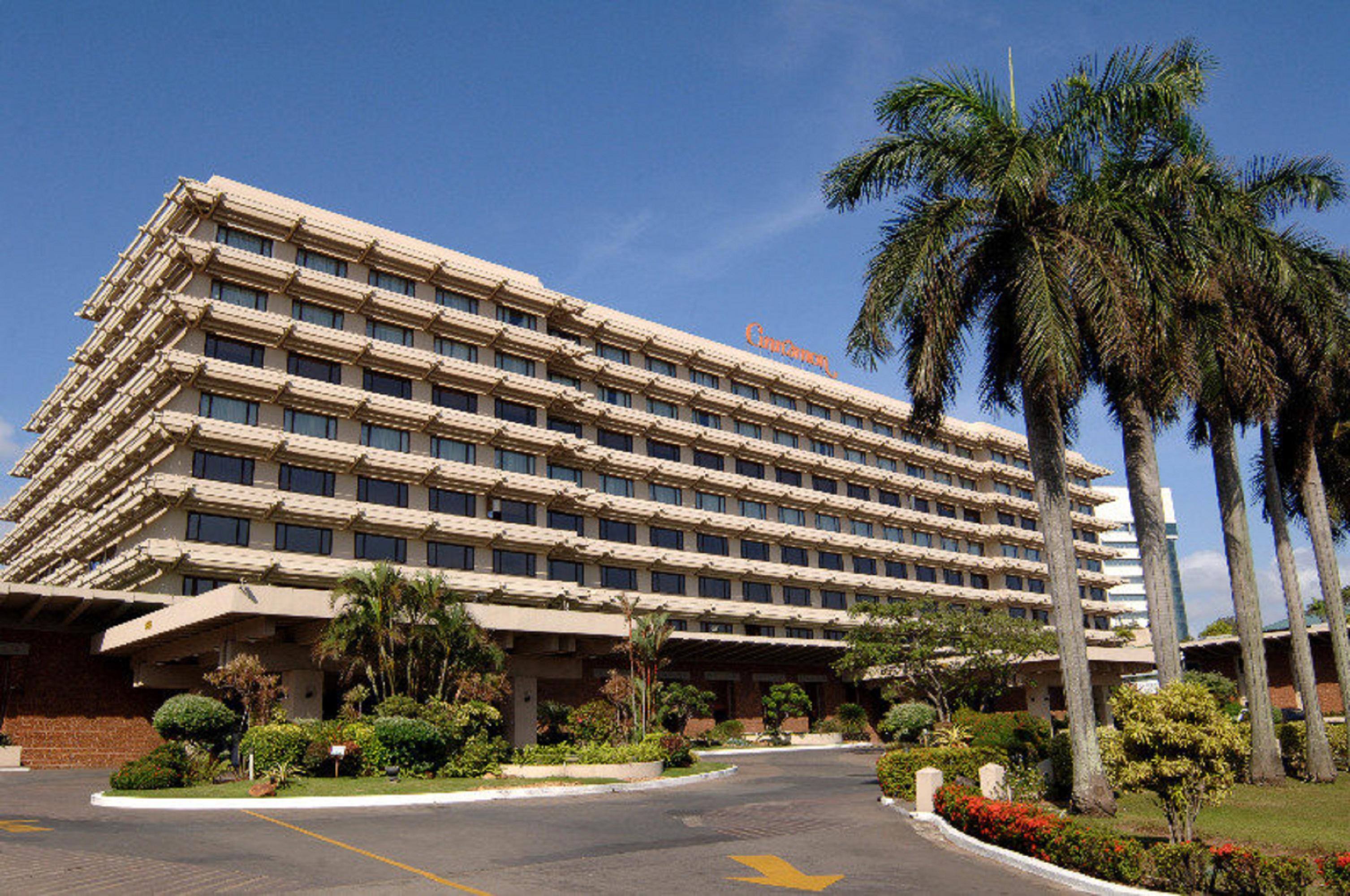 Cinnamon Lakeside Hotel 5*