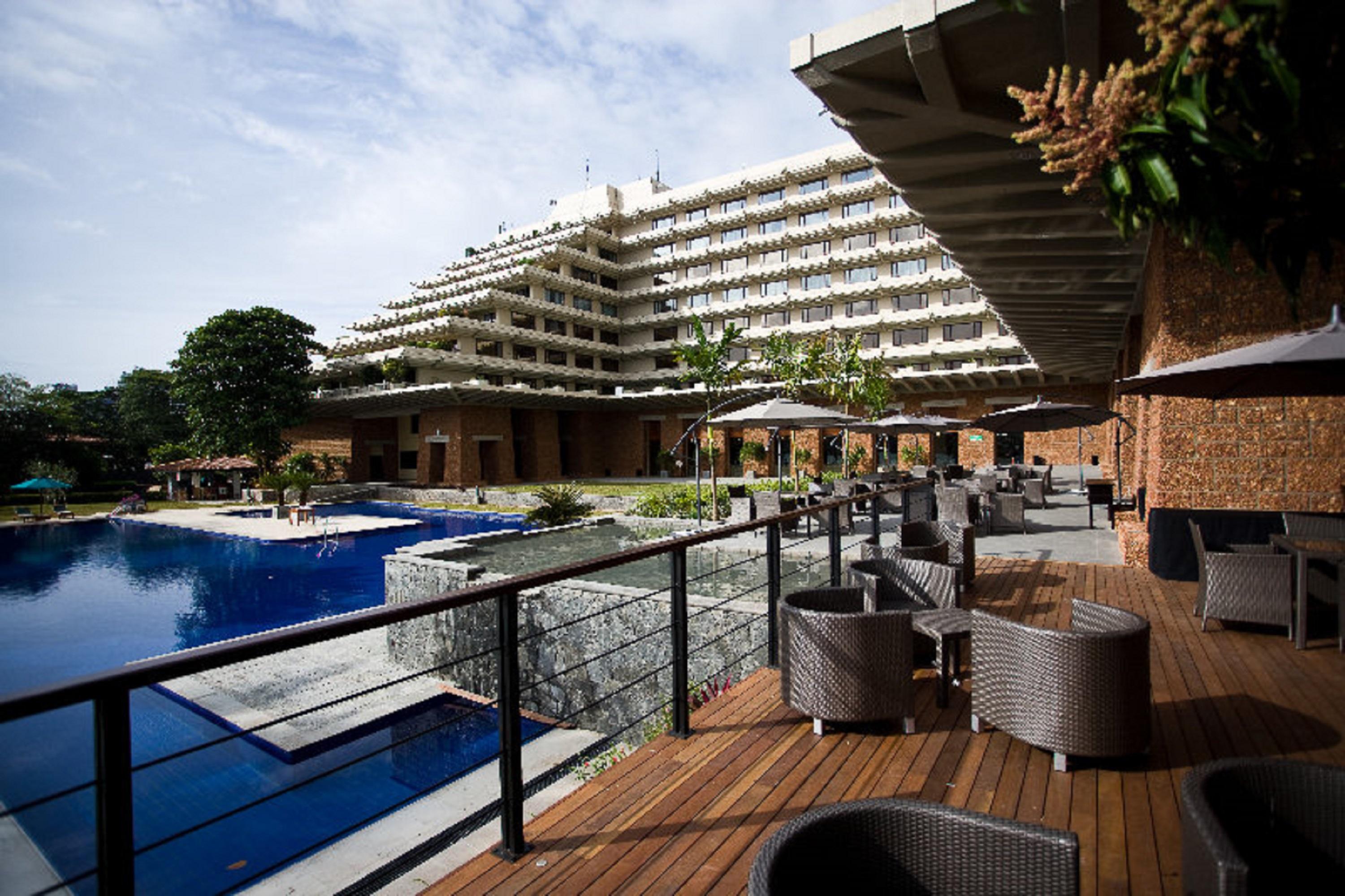 Cinnamon Lakeside 5*