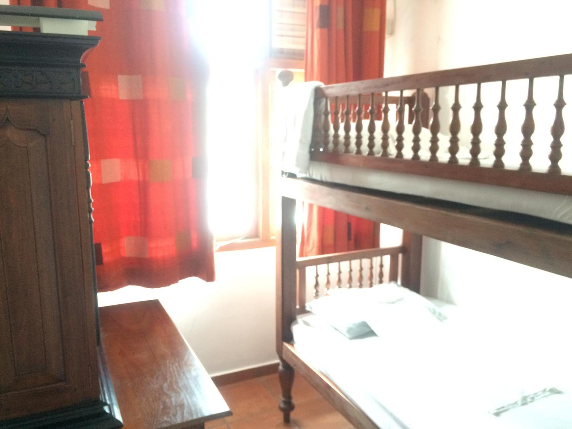 Rose 5 Bed & Breakfast Colombo