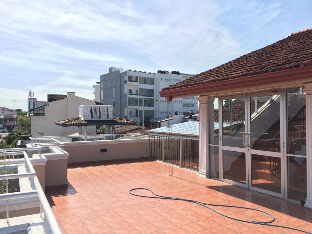 Rose 5 Bed & Breakfast Colombo