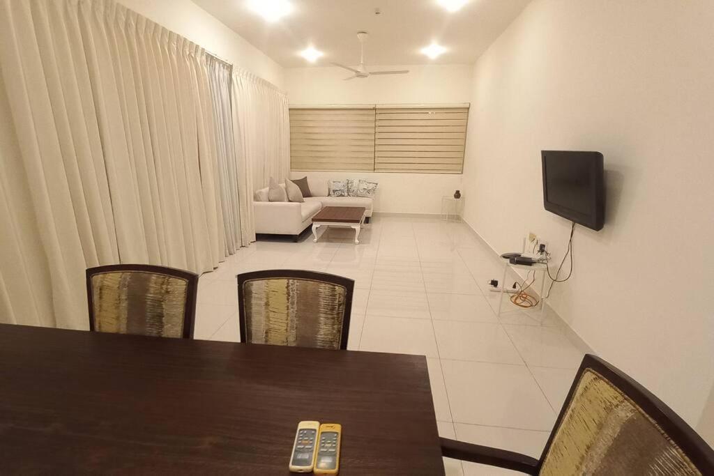 Apartment Capital Trust Residencies 04 Vajira 7-1 *
