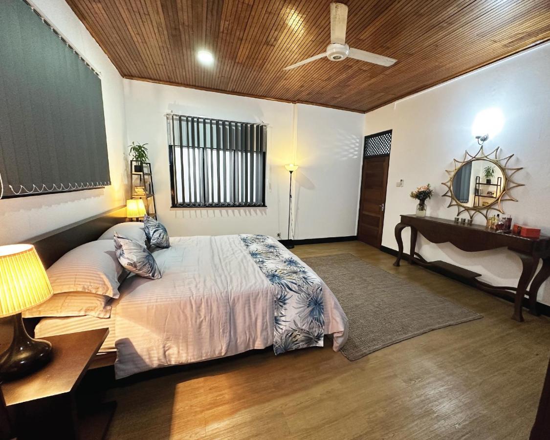 Aadaraya 7 * Colombo