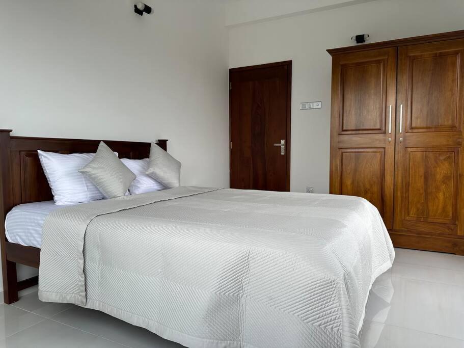 Luxury 3 Bed Flat In 7 Apartment Colombo
