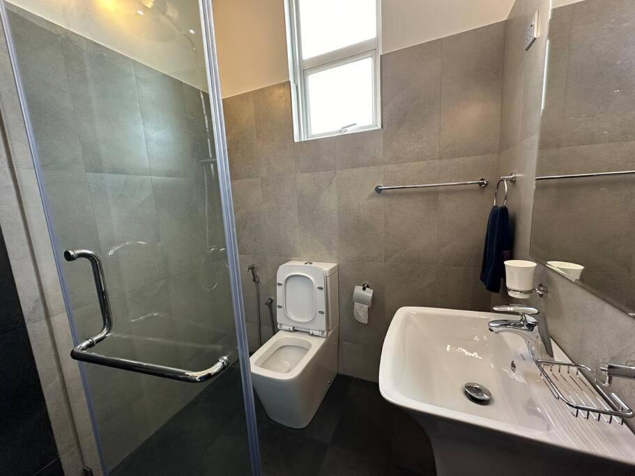 Luxury 3 Bed Flat In 7 Apartment