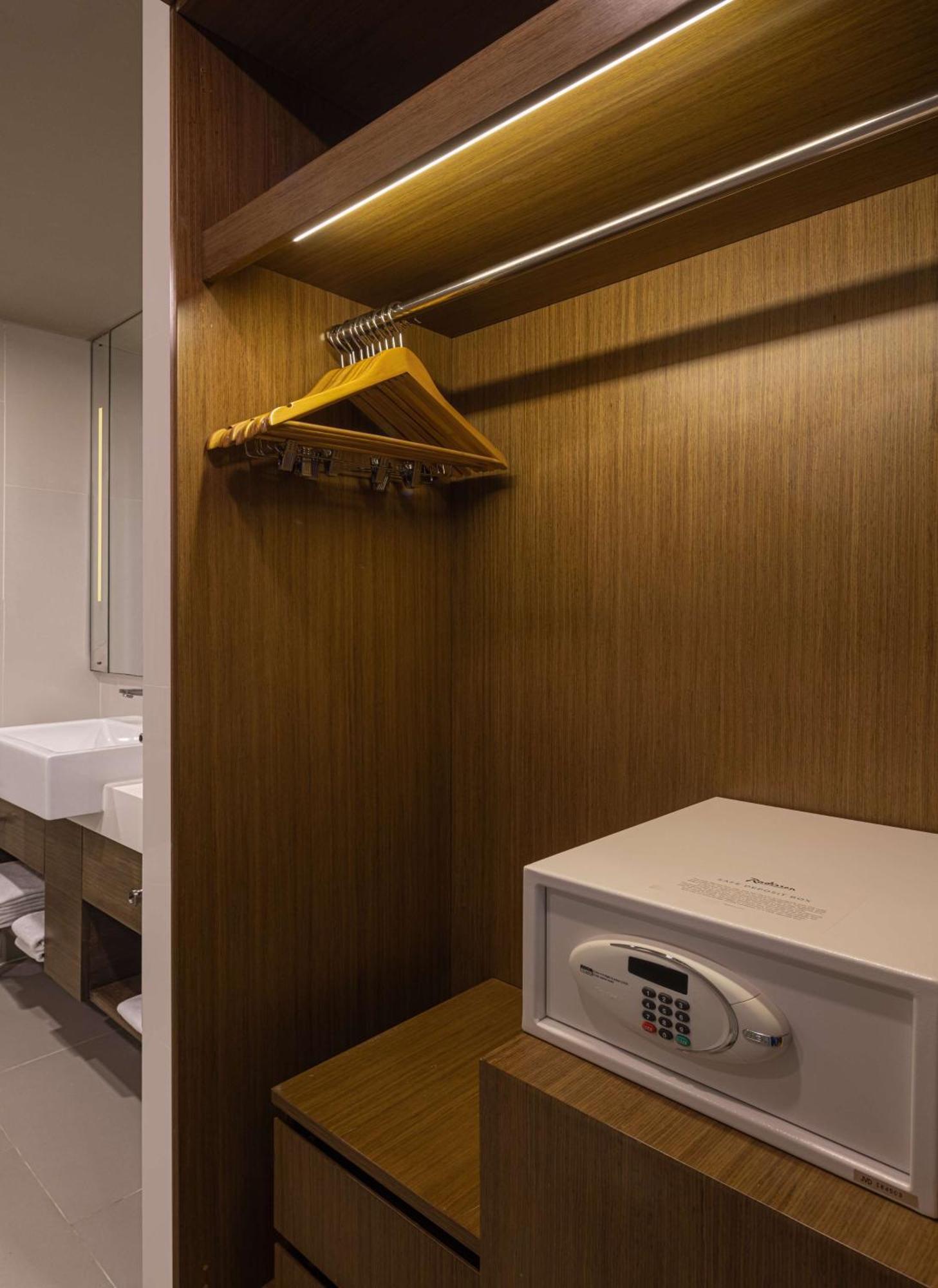 Radisson 4*