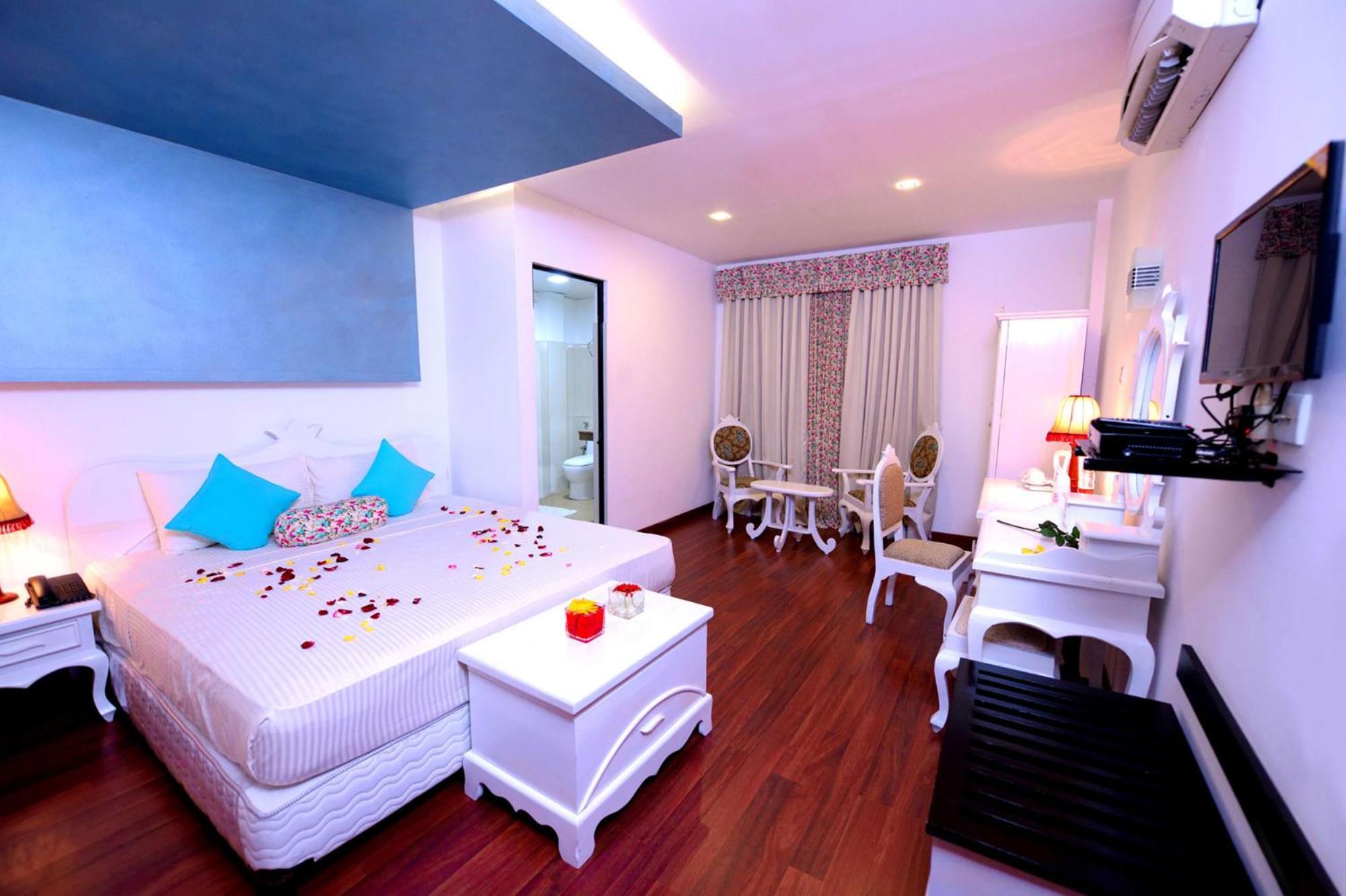 Opulent River Face Hotel Colombo