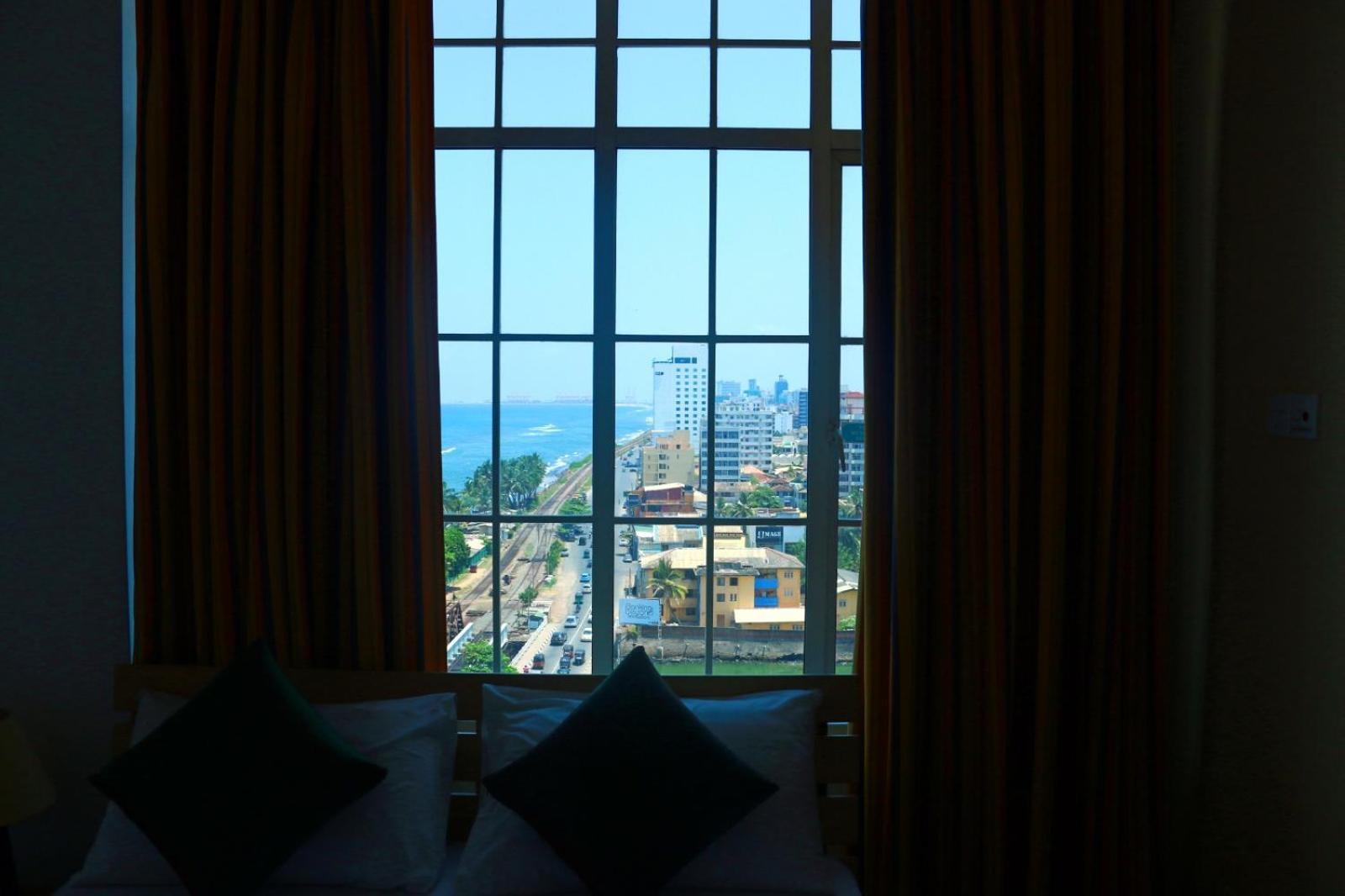Hotel Global Towers &