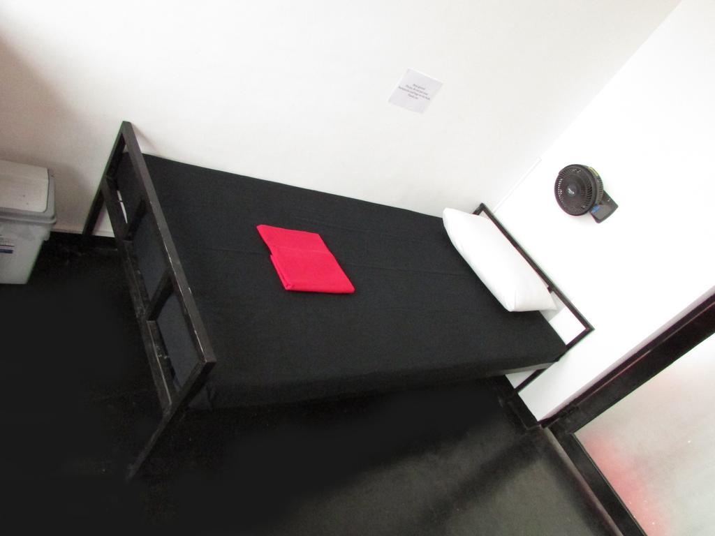 City Hostel *