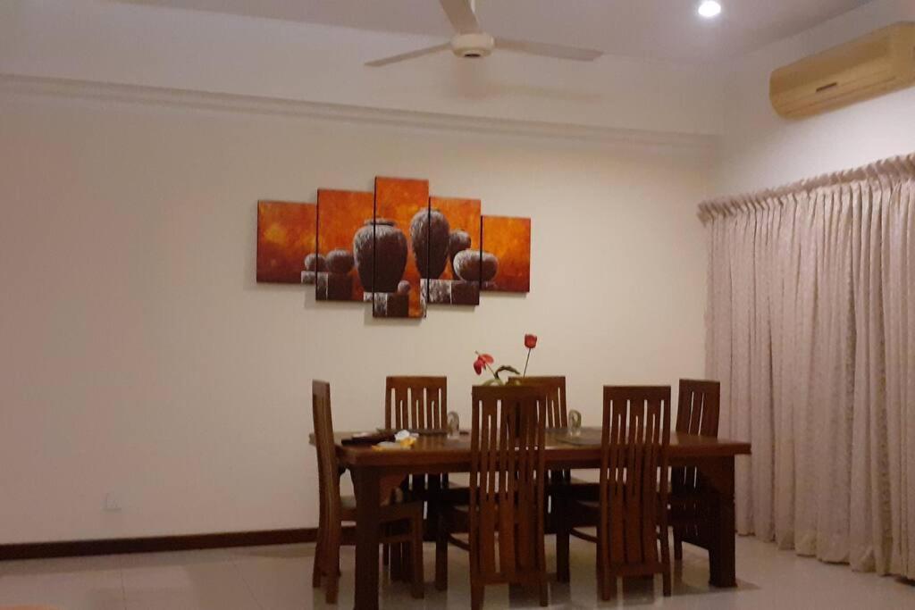 Entire 3 Bed Luxurious In 8 *