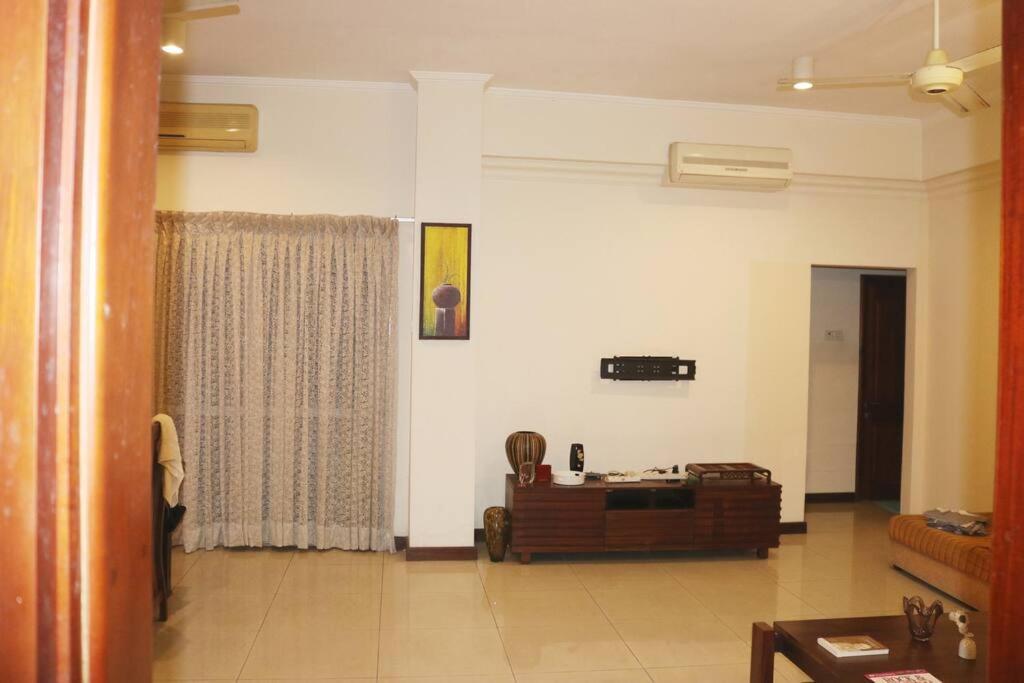 Entire 3 Bed Luxurious In 8 * Colombo
