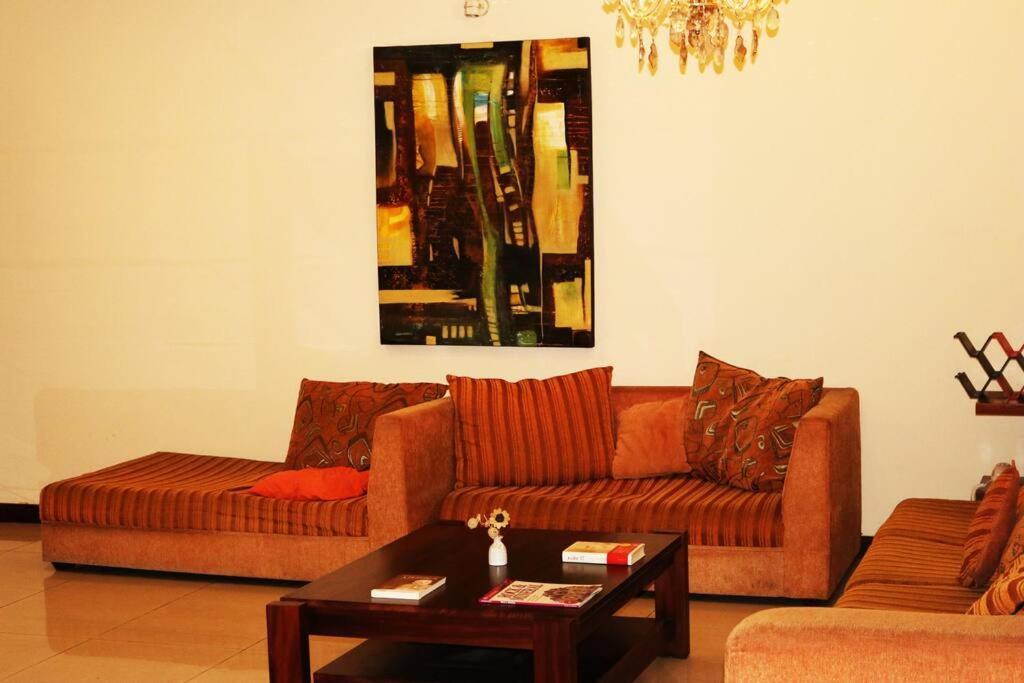 Entire 3 Bed Luxurious In 8 * Colombo