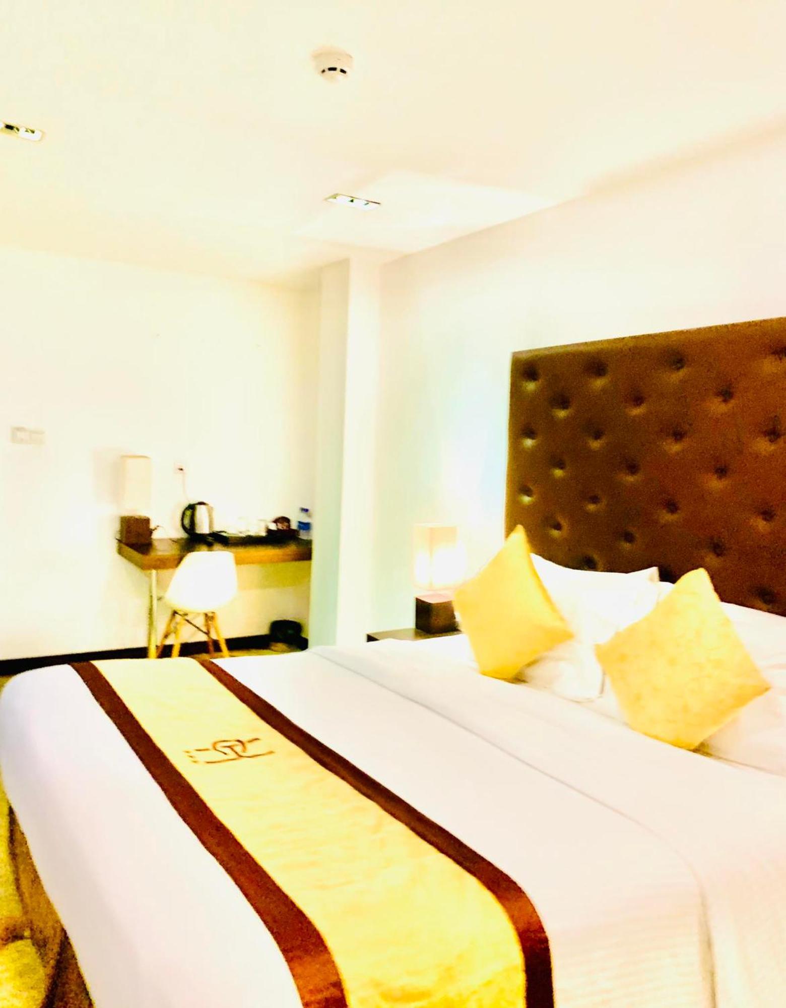 Hotel 02