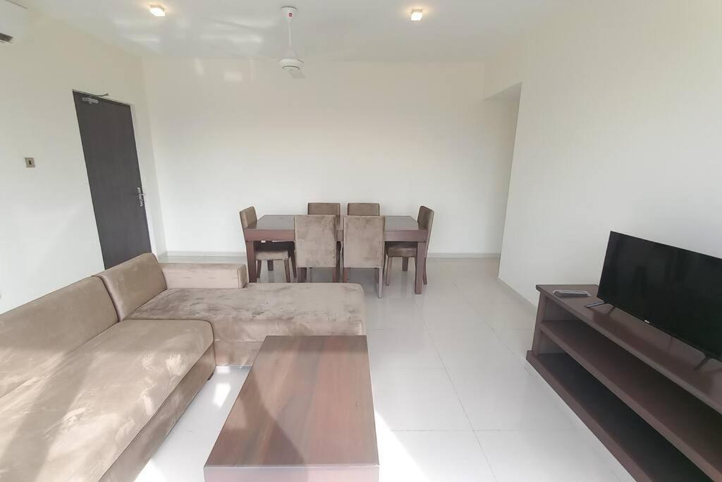 Capital Residencies Col 05 Thimba 7-3 *