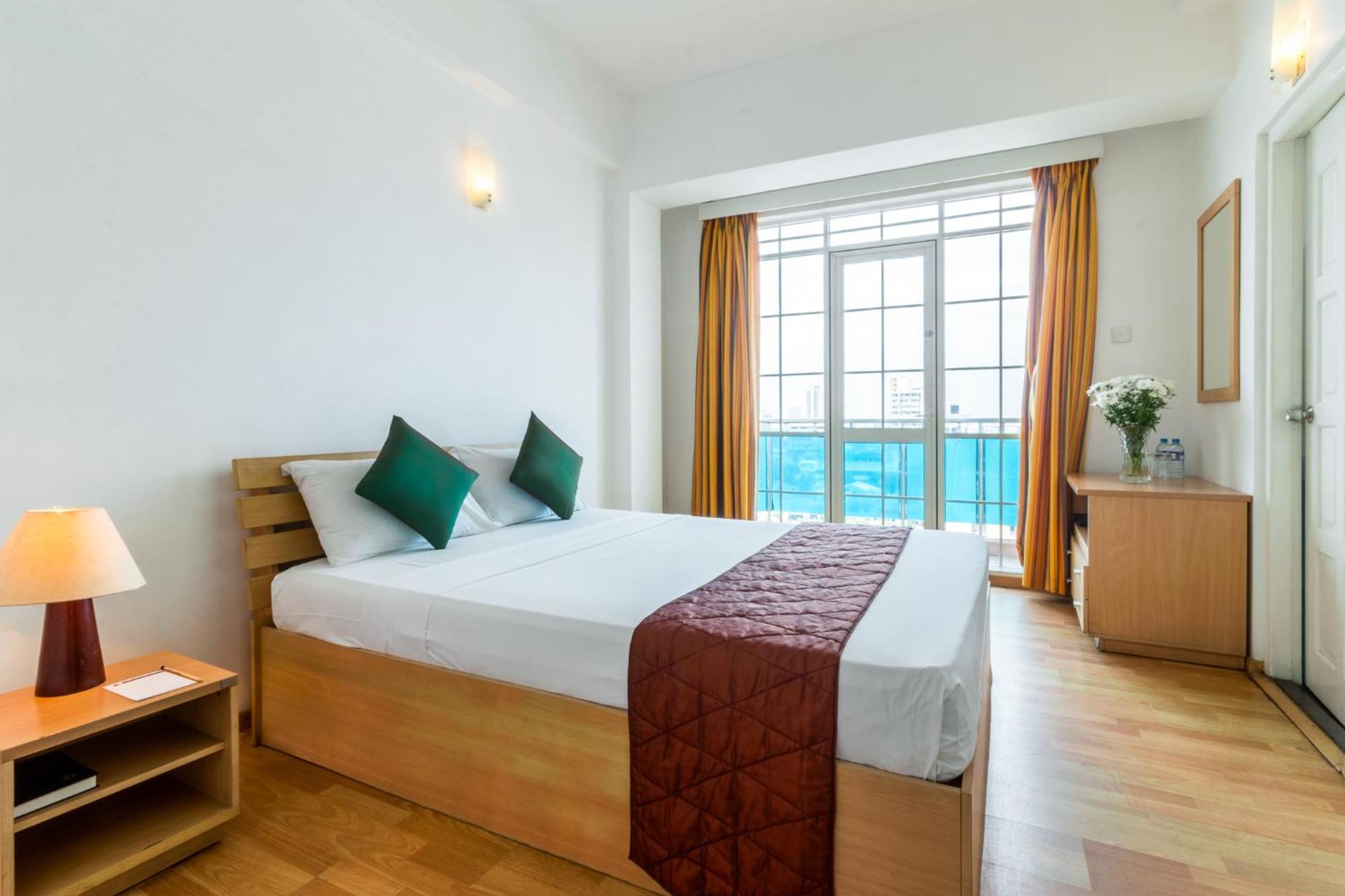 Global Towers & Hotel 4*