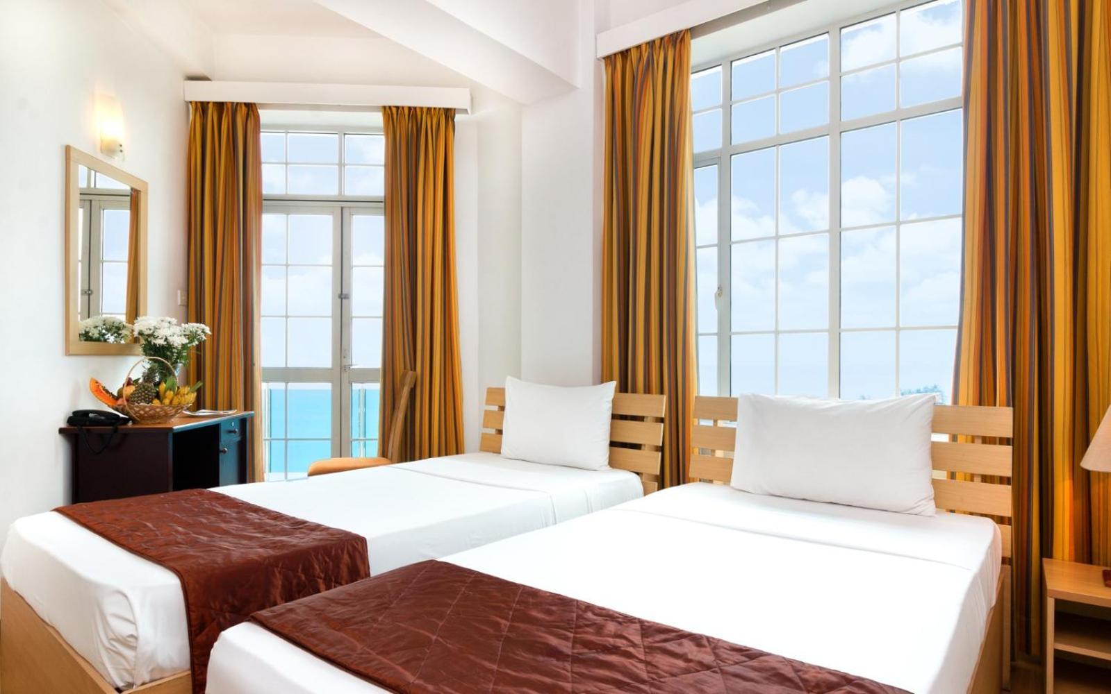 Hotel Global Towers & 4*