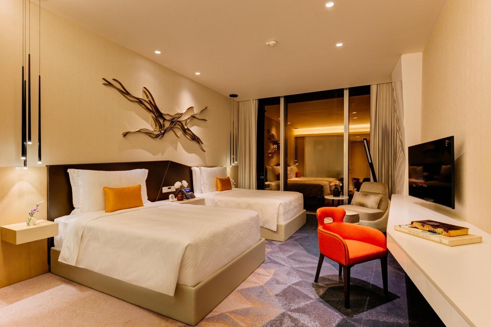 Cinnamon Life At Of Dreams Hotel Colombo