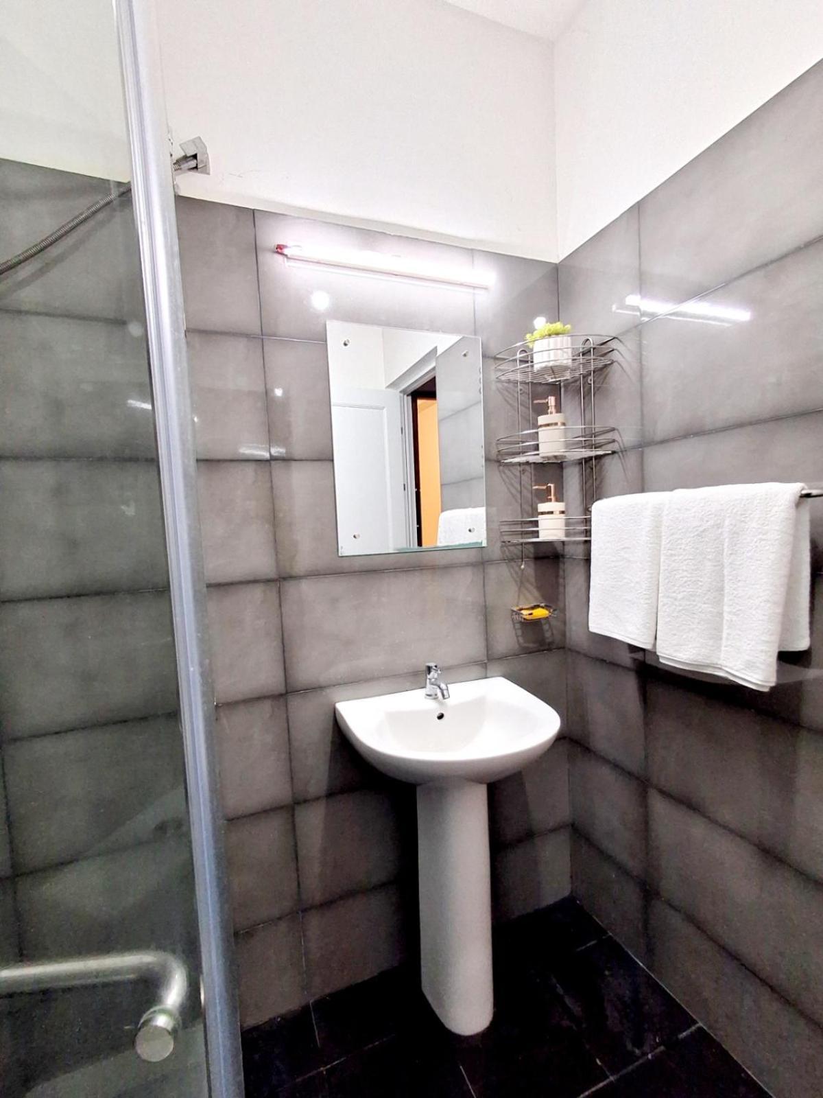 2br At Oval View - Comfort Stay! Apartment *