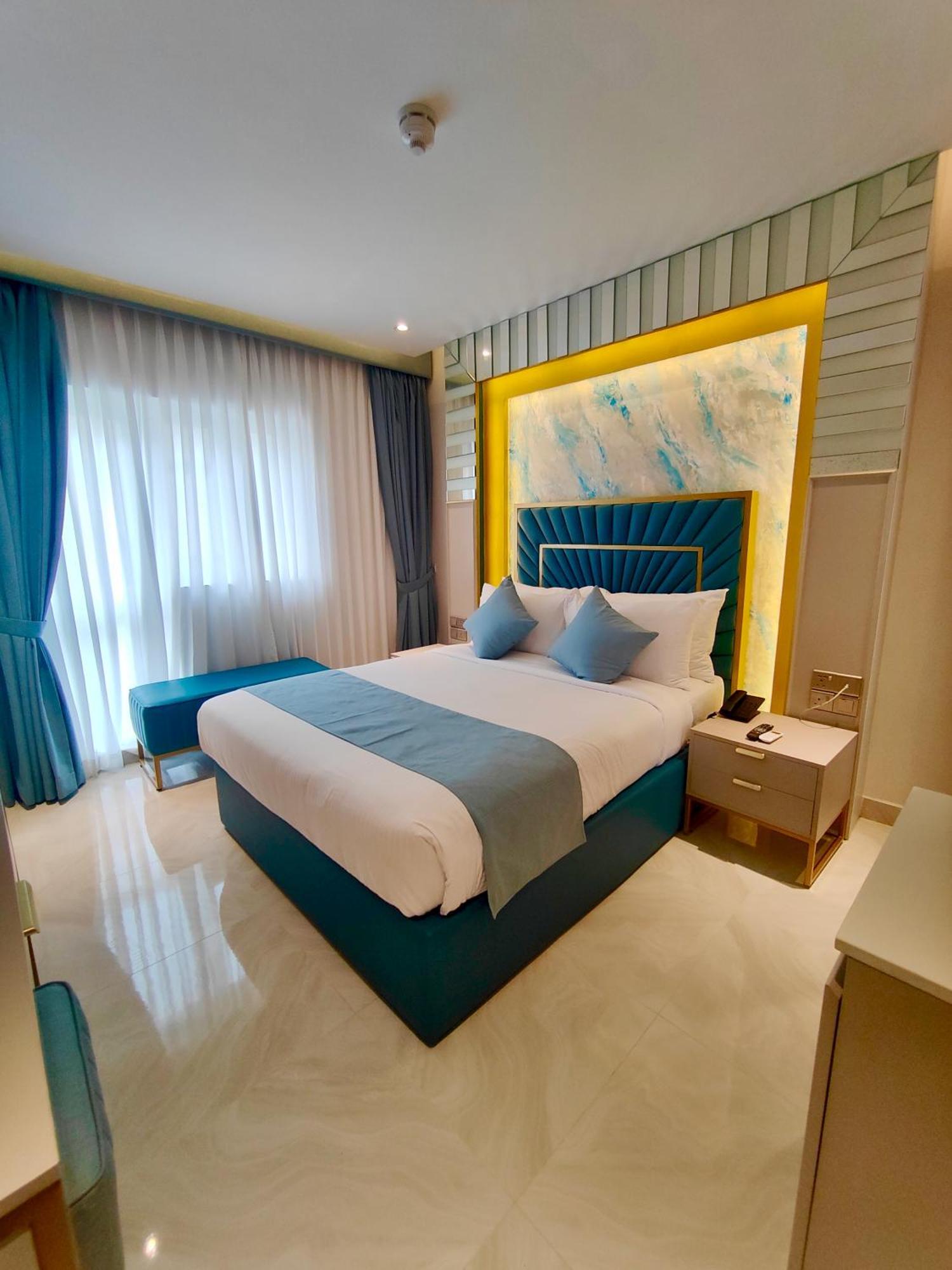 Marine Bay Hotel