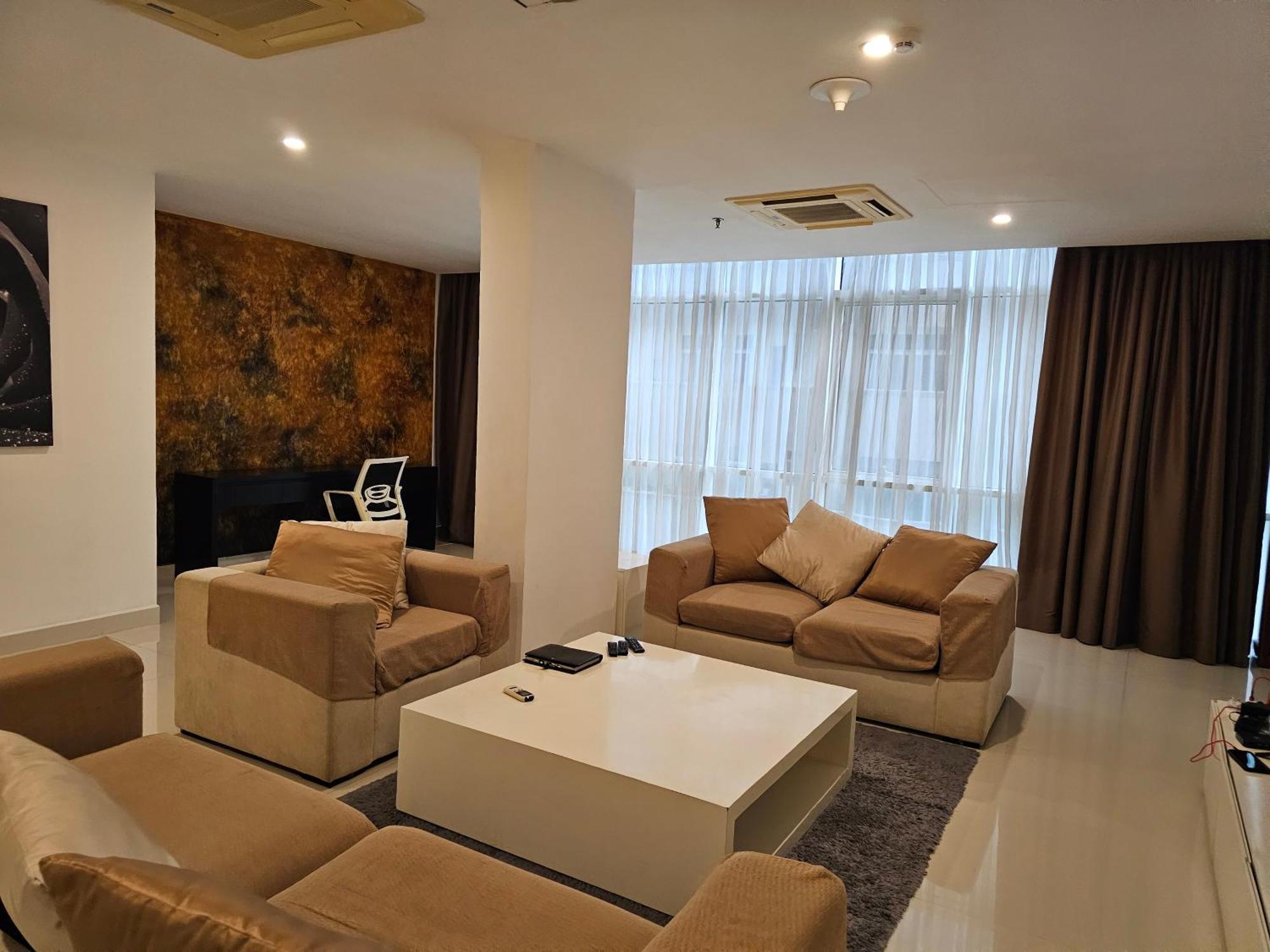 Platinum One-3 Bedroom Luxury Private - 3 Apartment Colombo