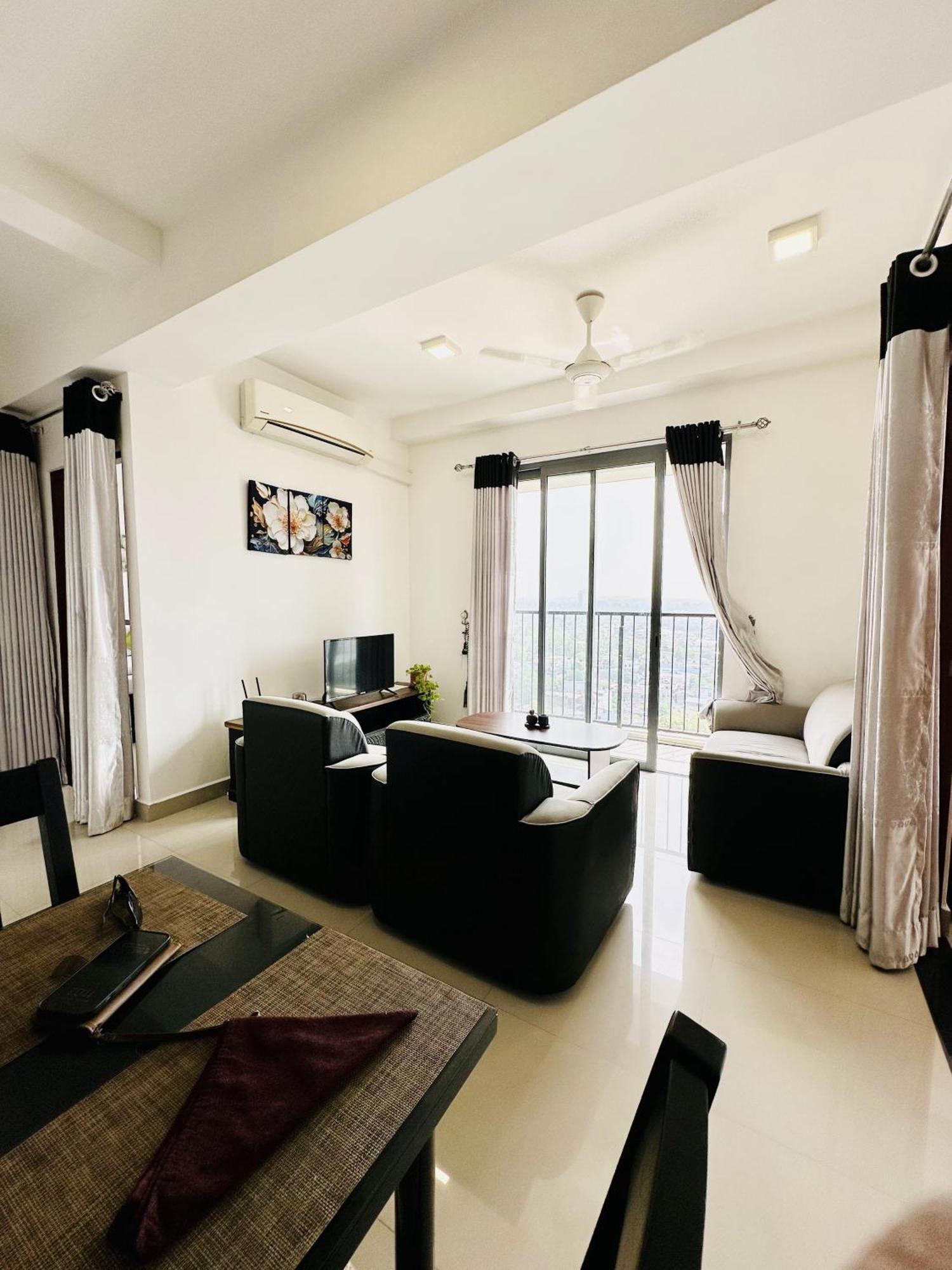 Lovish Luxury Hotel *