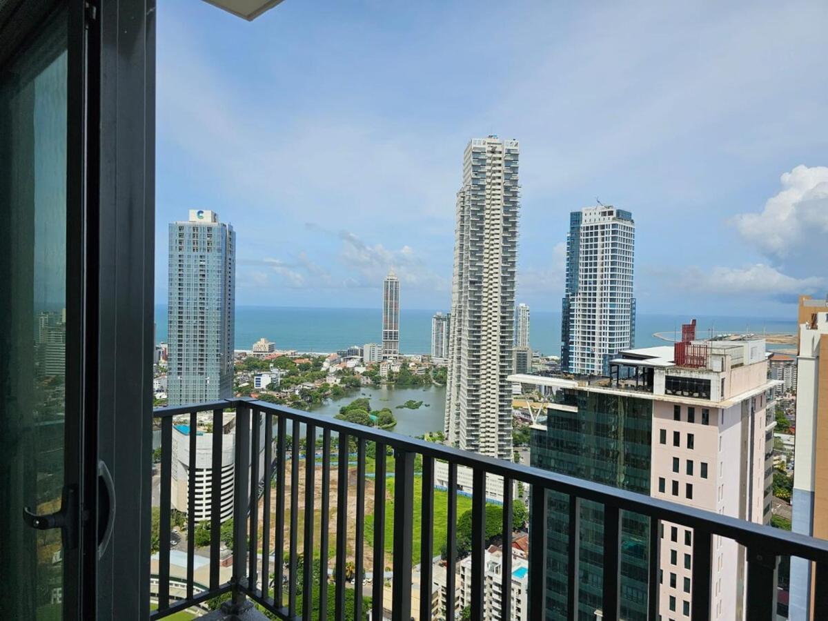 Trizen Luxury 2Br Apartment In 35Th Floor Colombo, Sri Lanka Apartment *