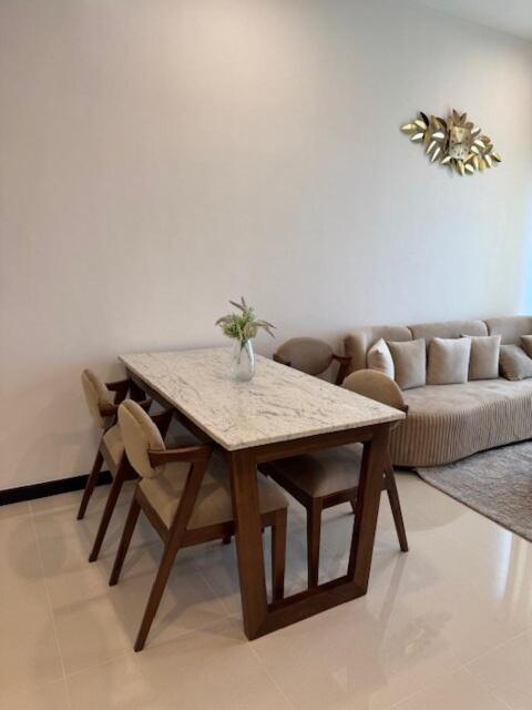 Trizen Luxury 2Br Apartment In 35Th Floor Colombo, Sri Lanka Apartment