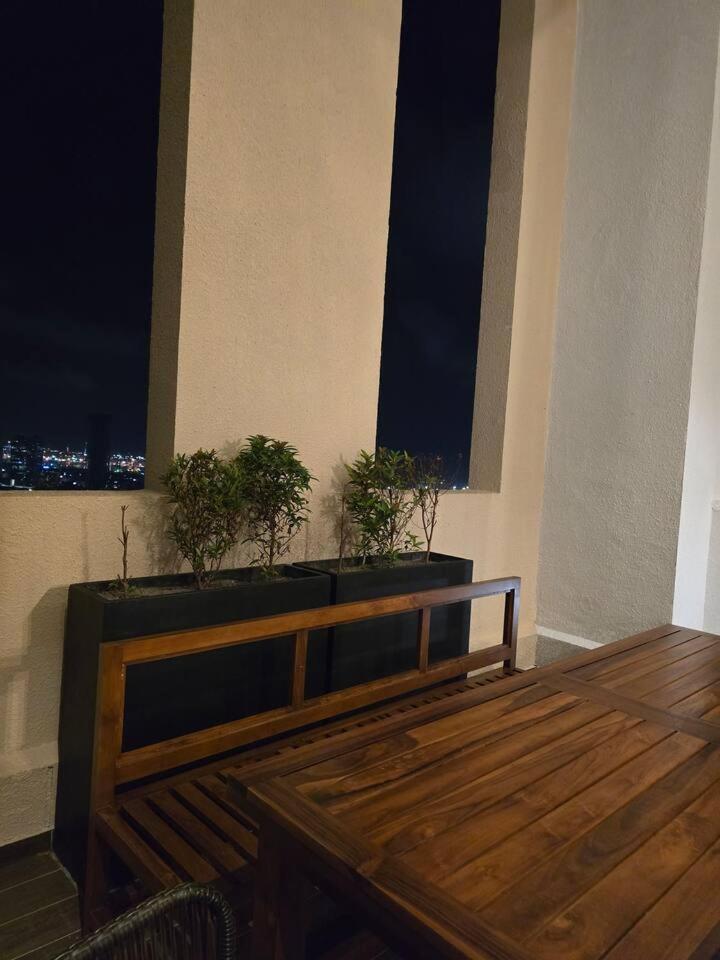 Trizen Luxury 2Br Apartment In 35Th Floor Colombo, Sri Lanka *