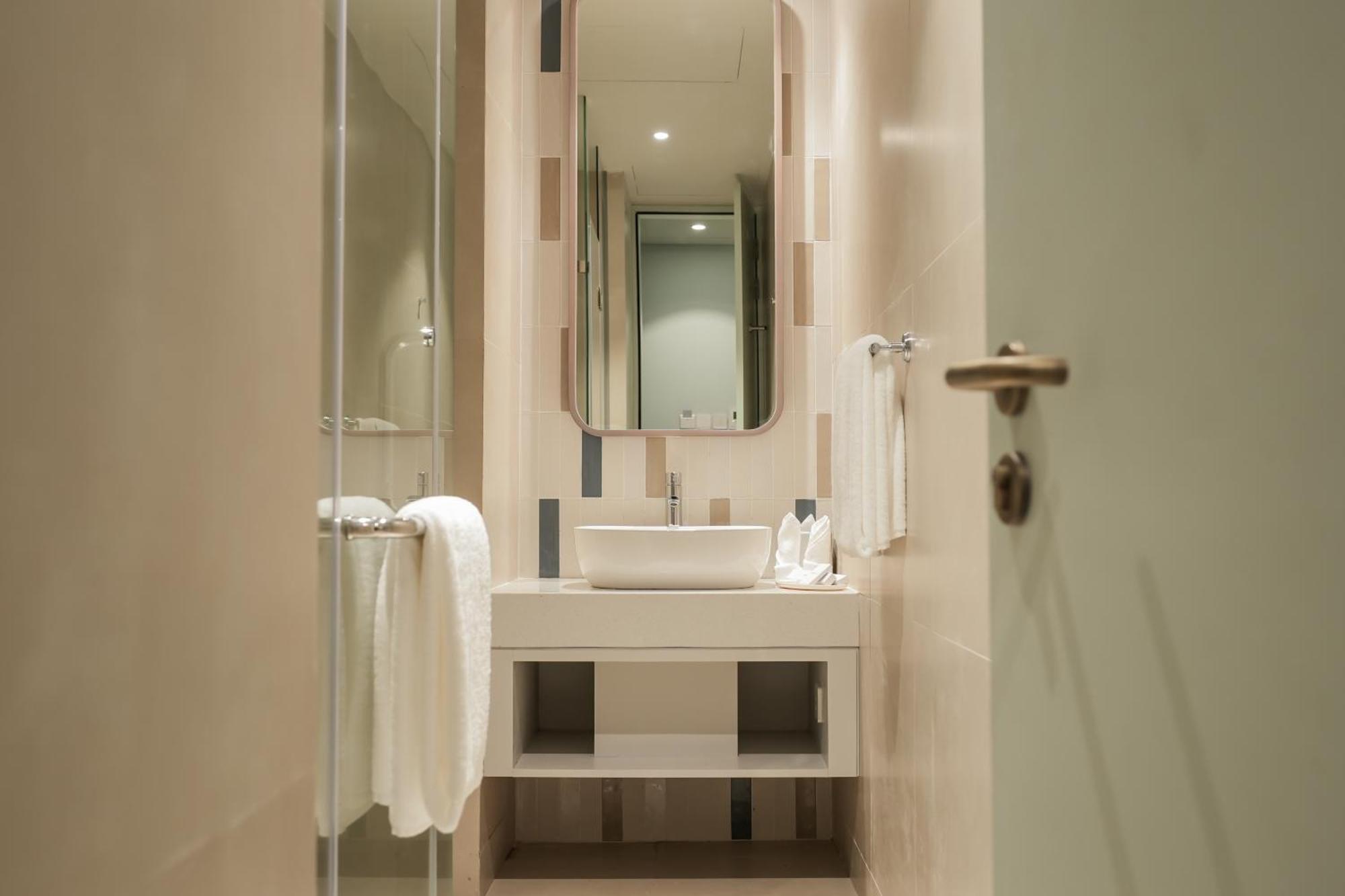 Sesaya Poshtel & Bistro - Colombo's Newest And Finest Poshtel Dorms And