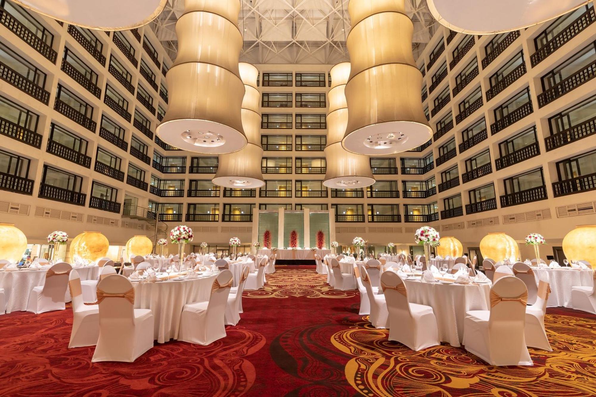 Cinnamon Grand Hotel 5*