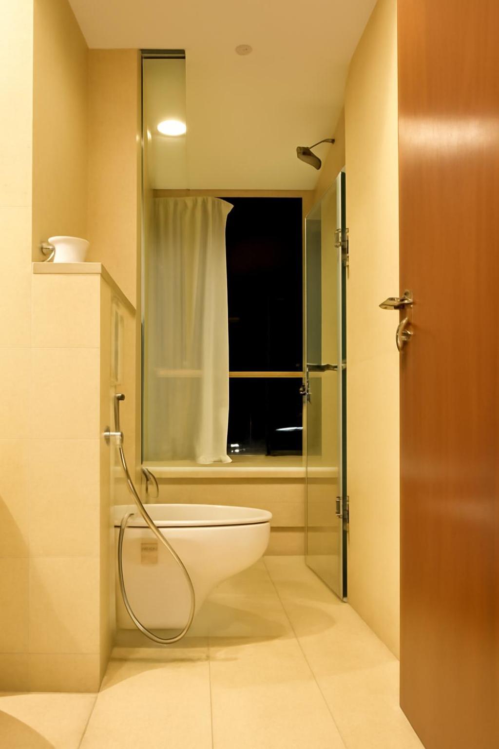 Monarch Apartment *