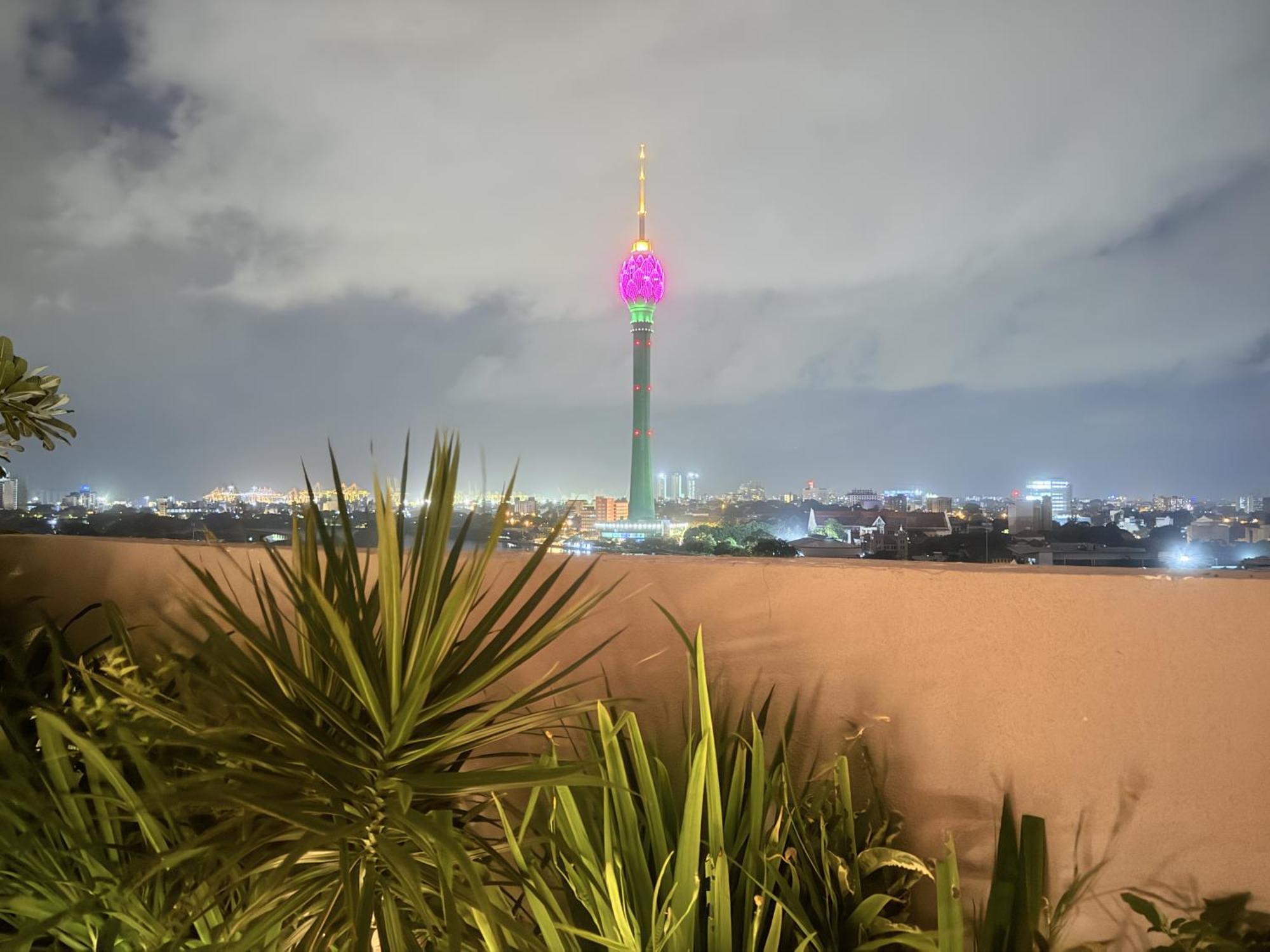Apartment Chevalra Luxury Tri-zen In - Galle-face & Lotus Tower View