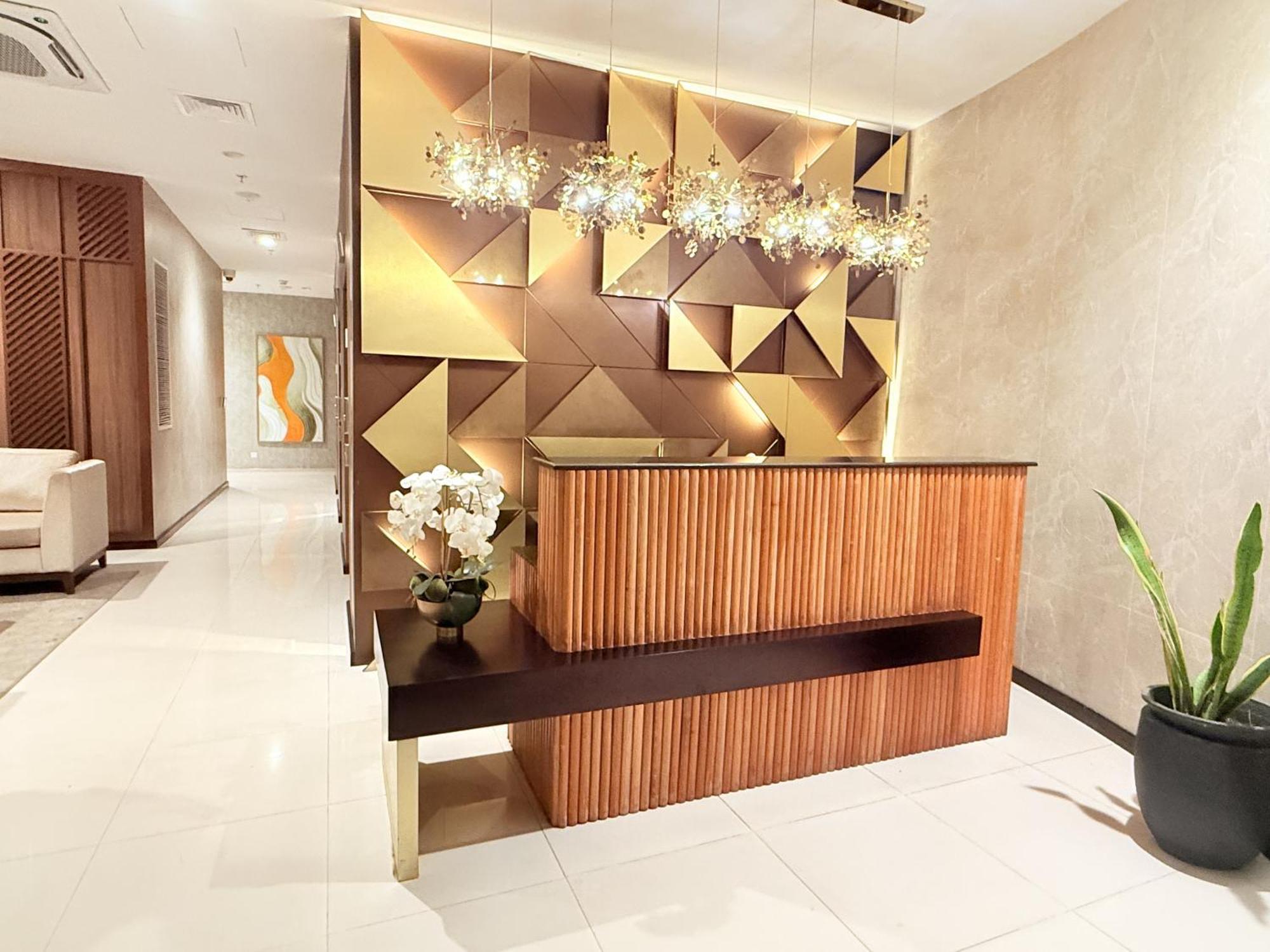Chevalra Luxury Tri-zen In - Galle-face & Lotus Tower View Apartment