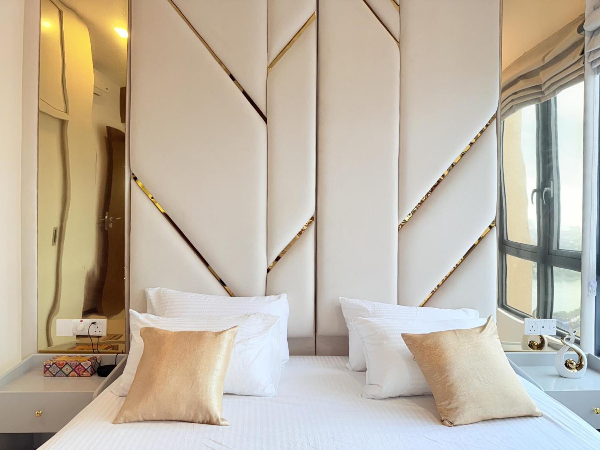 Chevalra Luxury Tri-zen In - Galle-face & Lotus Tower View * Colombo