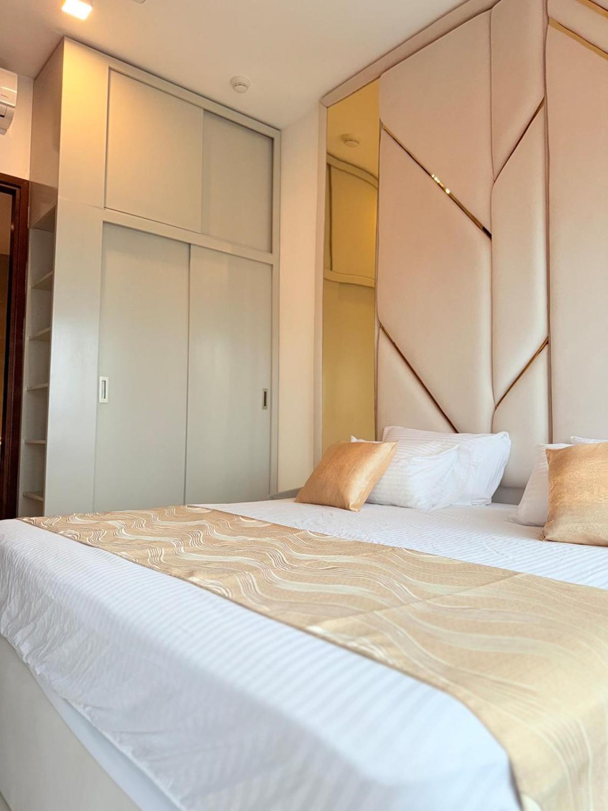 Chevalra Luxury Tri-zen In - Galle-face & Lotus Tower View Apartment Colombo