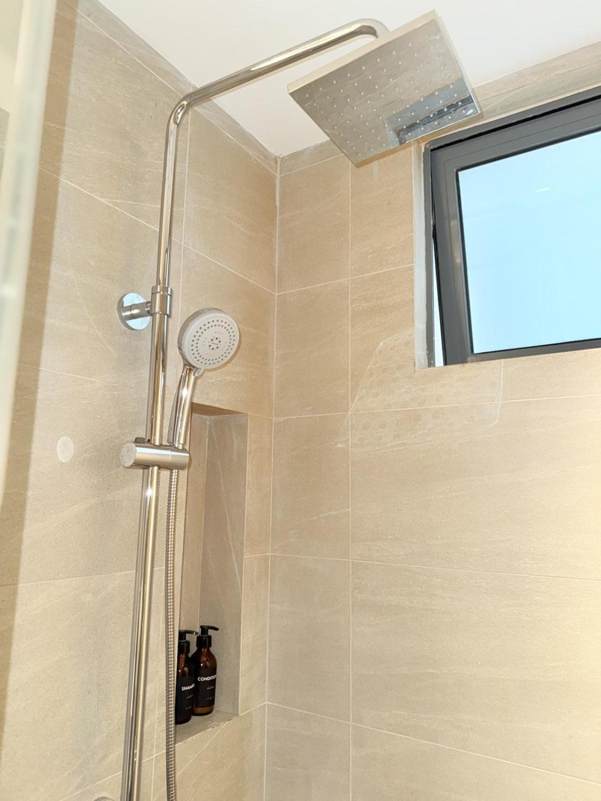 Apartment Chevalra Luxury Tri-zen In - Galle-face & Lotus Tower View