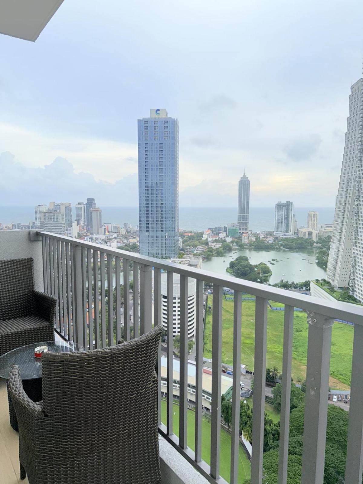 Chevalra Luxury Tri-zen In - Galle-face & Lotus Tower View * Colombo