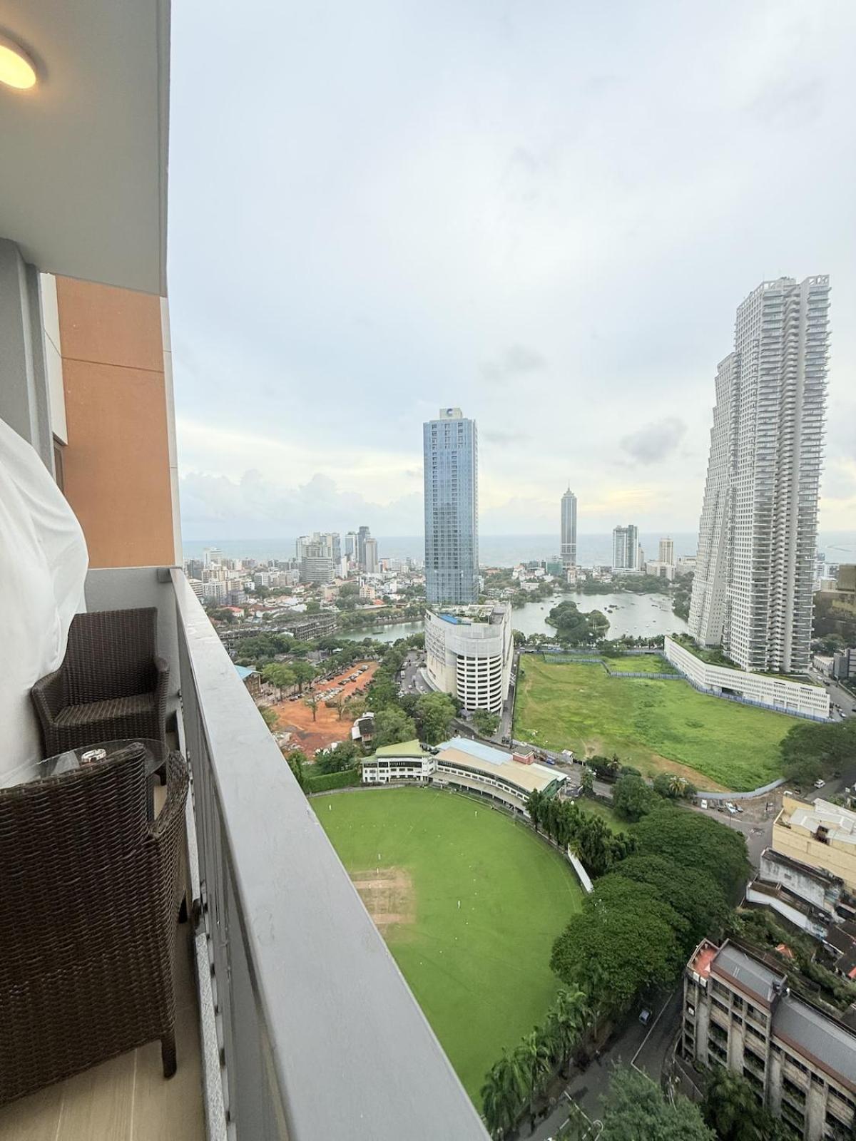 Chevalra Luxury Tri-zen In - Galle-face & Lotus Tower View Apartment Colombo