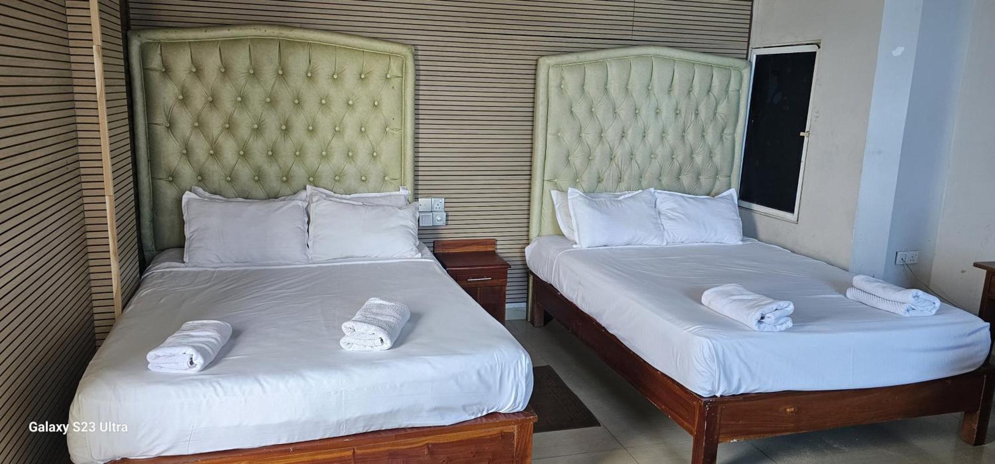 Hotel Lazaani Colombo