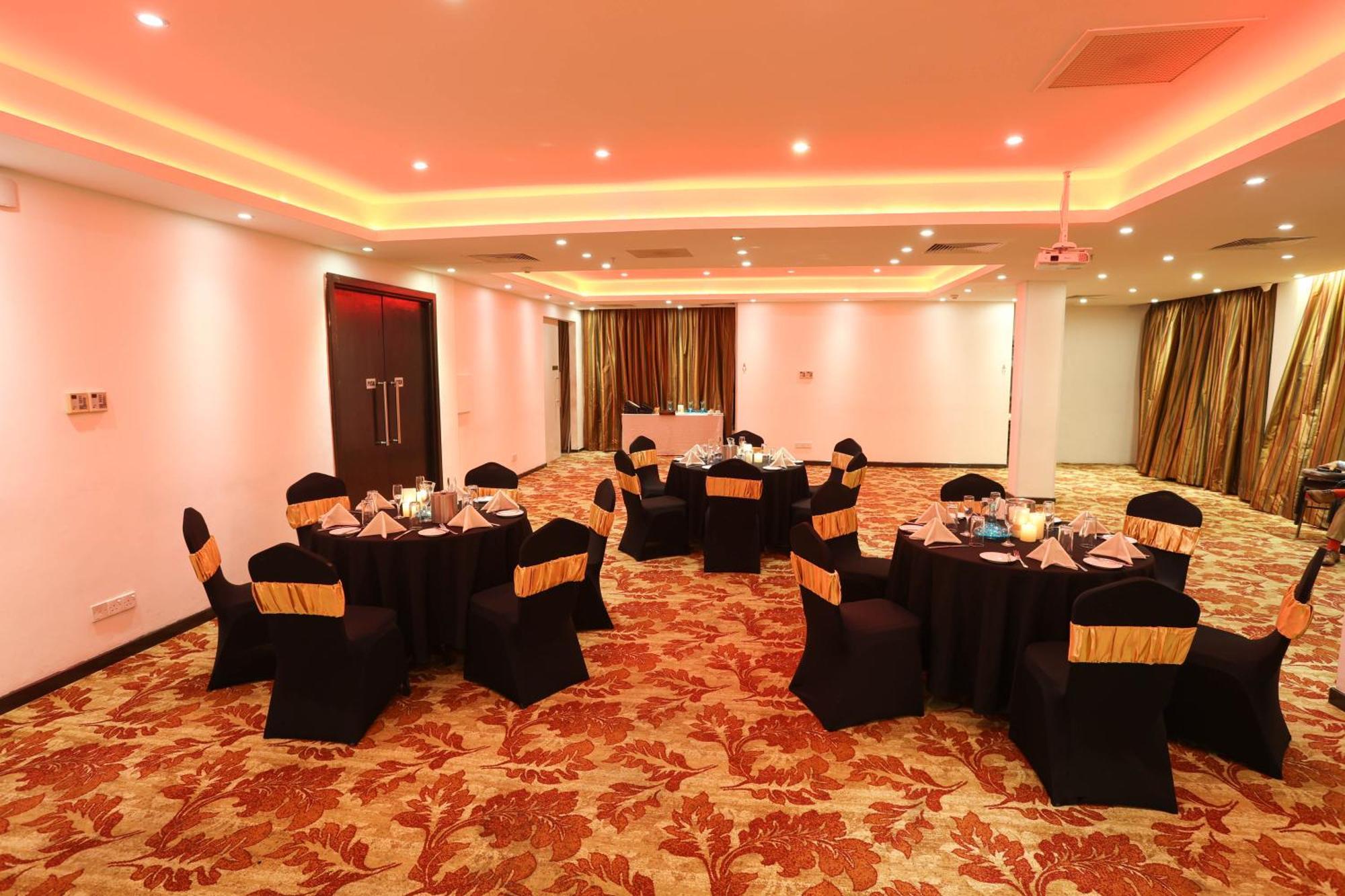 Western Elyon Hotel 4*