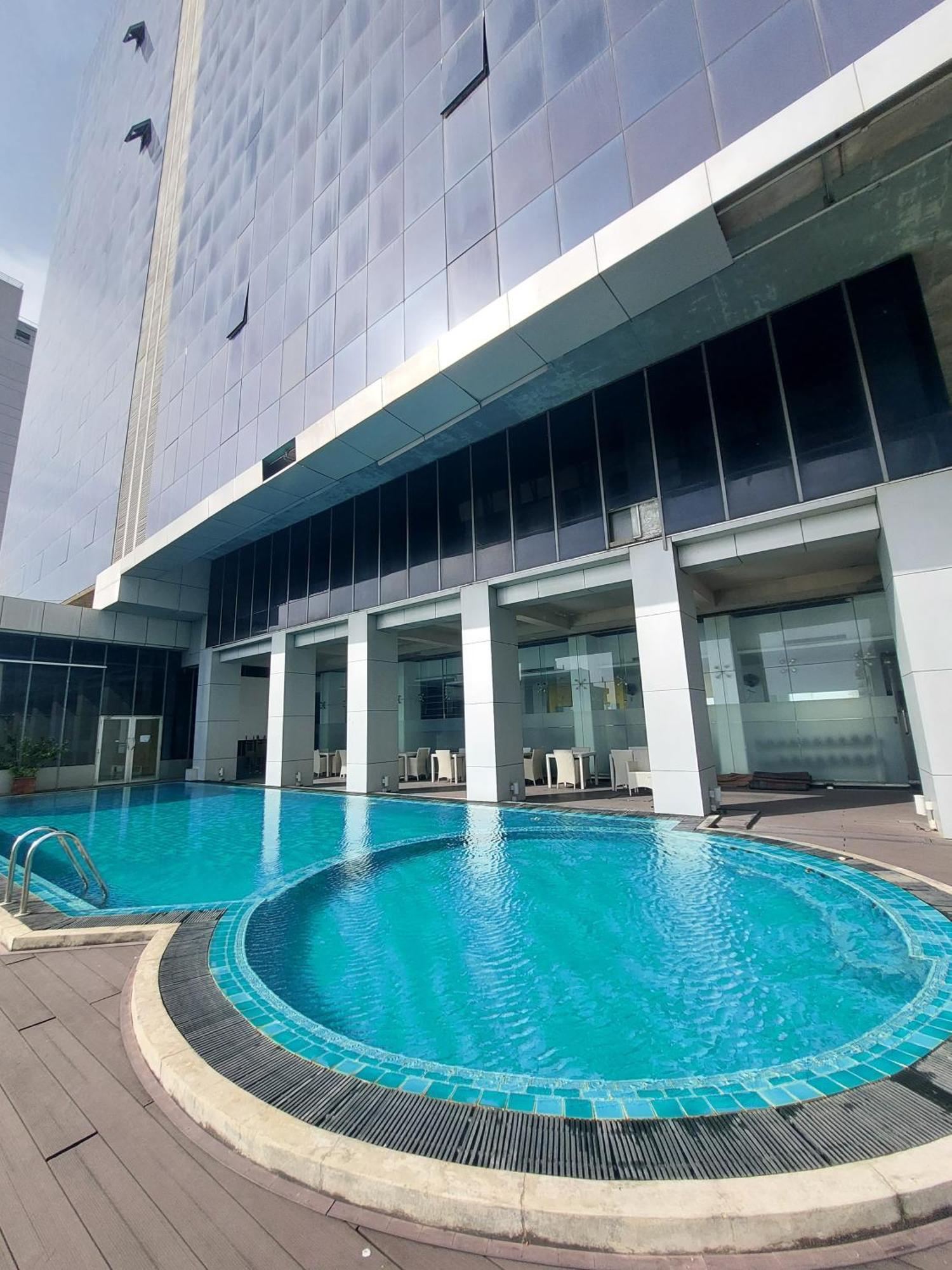 Ceylon Apartments - Platinum One Suites Apartment Colombo
