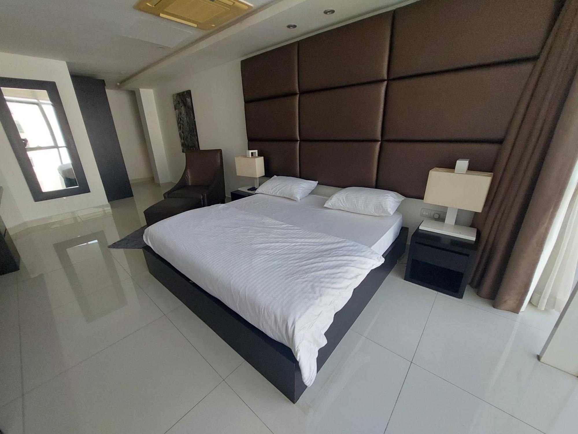 Ceylon Apartments - Platinum One Suites *