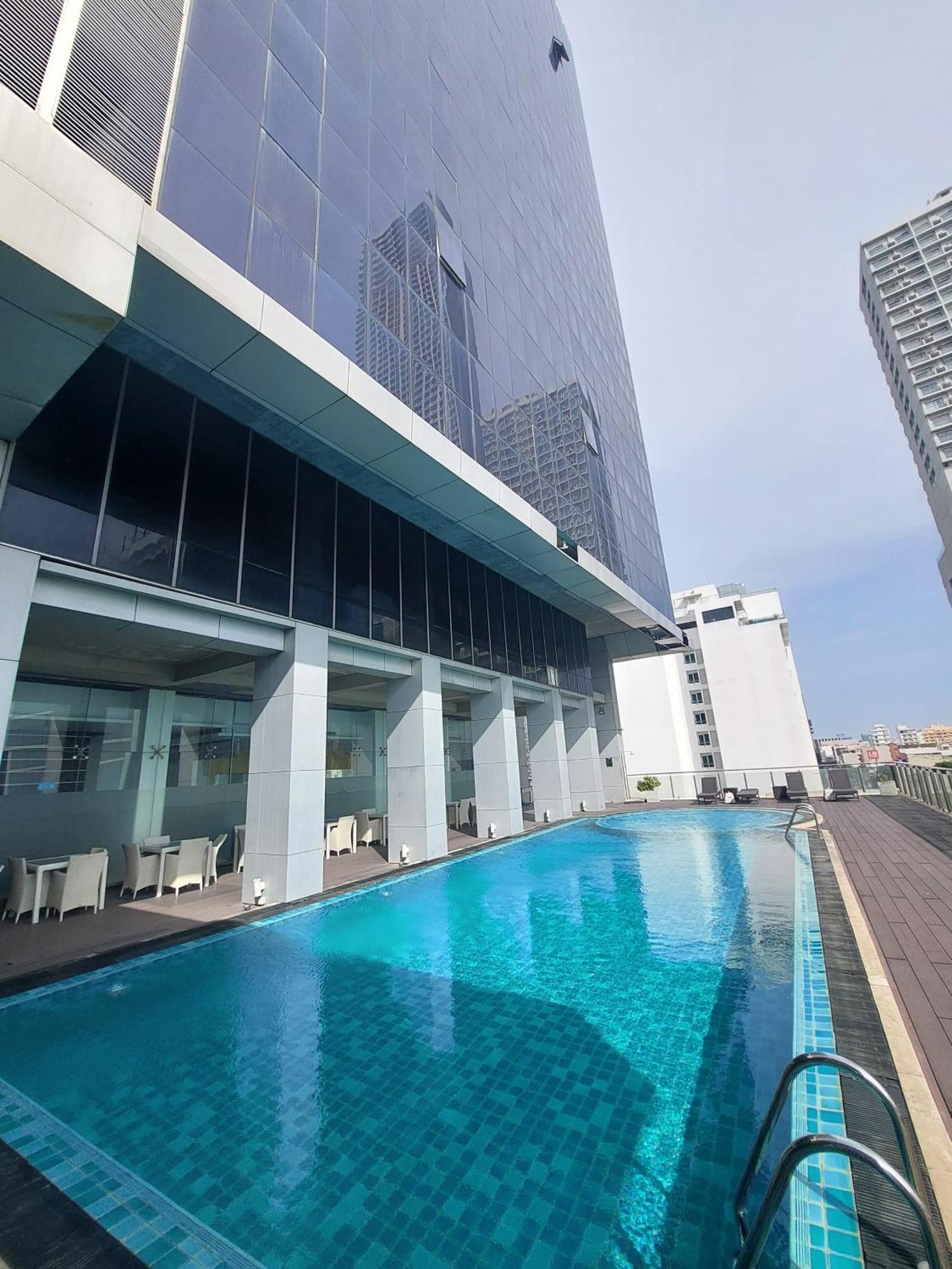 Ceylon Apartments - Platinum One Suites Colombo
