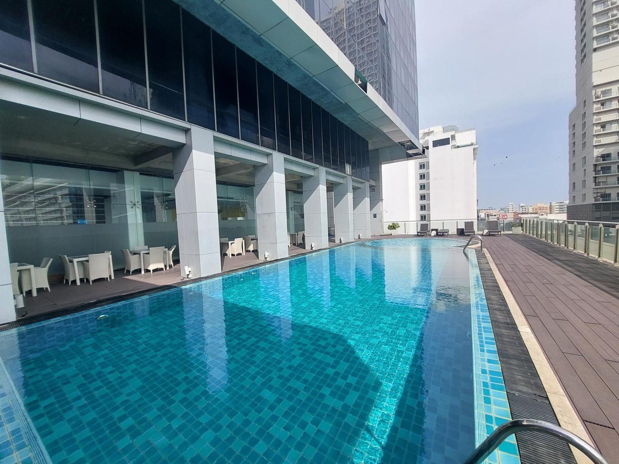 Ceylon Apartments - Platinum One Suites